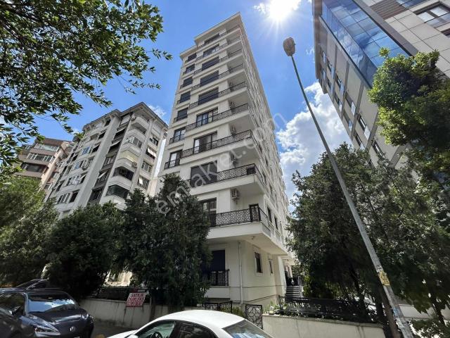 Bostancı'da Marmaray'a Yakın Genç Binada Otoparklı 3+1 85 M² Net