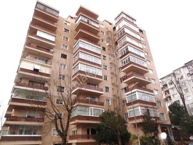 Bostancı'da Metro Yakını Balkonlu Büyük Kiralık Daire 3+1,145m2