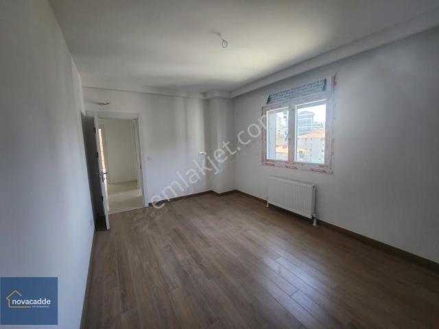 Bostancıda Sıfır Binada Geniş 75 M2 Net 2+1 Daire