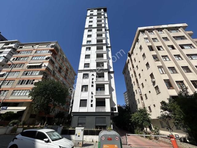 Bostancı'da Yeni Binada Açık Ve Kapalı Otoparklı 2+1 70 M² Net