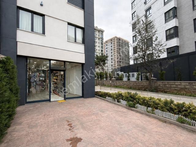 Bostancı Kocayol Caddesi Üzerinde Kiralık Mağaza Dükkan