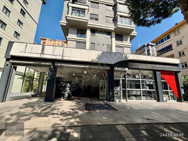 Bostancı Satılık Dükkan 600m2 Ana Caddeye 18mt Cepheli Mağza