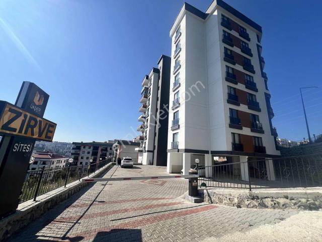 Bostancı Zirve Sitesi' Nde 1+1 Daire