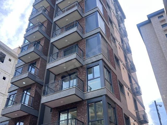 BOSTANCI SAHİLDE YENİ BİNADA 2+1 DENİZ MANZARALI SIFIR DAİRE