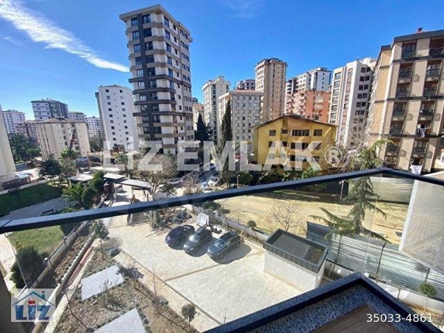 BOSTANCIDA KAPANMAZ MANZARALI BALKONLU 90m2. 2+1 SATILIK DAİRE