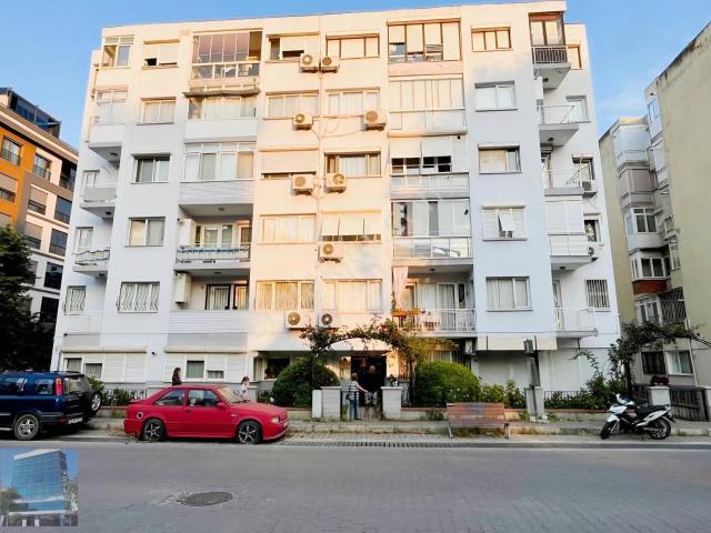 Bostanlı Mah Uğur Mumucu Parkı Yanı Asansörlü Kiralık 3+1 Daire
