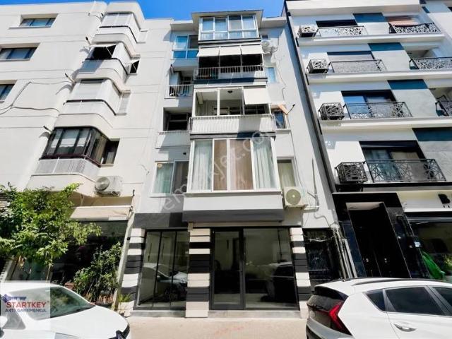Bostanlı Merkez Arakat Kapalı Mutfak Satılık 3+1 Daire