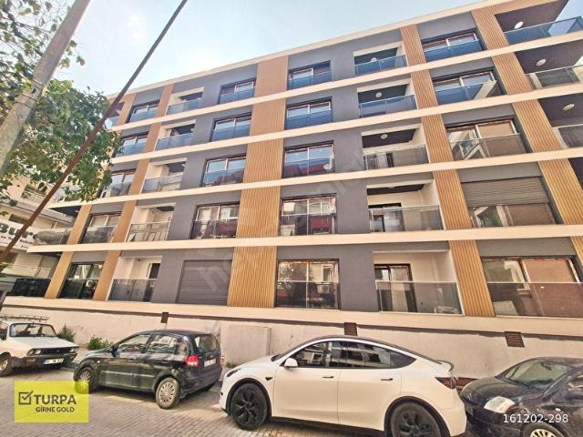 Bostanlı Merkezde Köşe Konumda Satılık Sıfır Daire