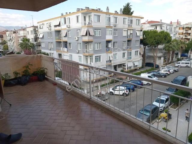 Bostanlı Merkezde Sahile Çok Yakın 4oda Salon