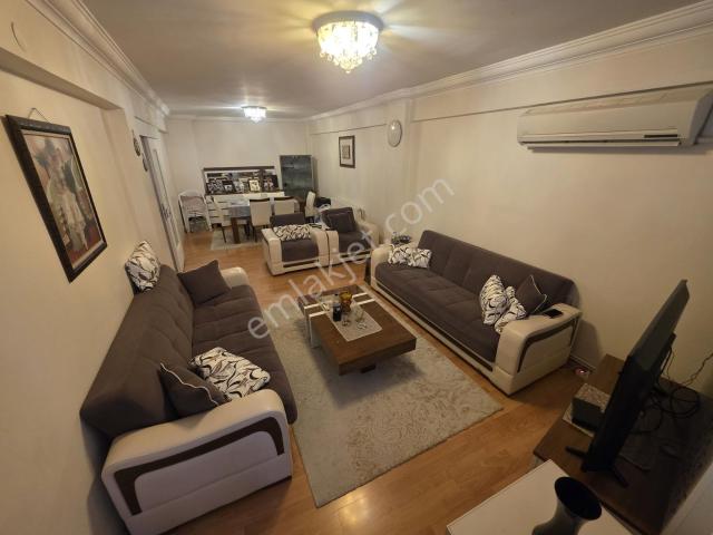 Bostanlınn Merkezinde Ara Kat Doğalgazlı 2+1 Daire