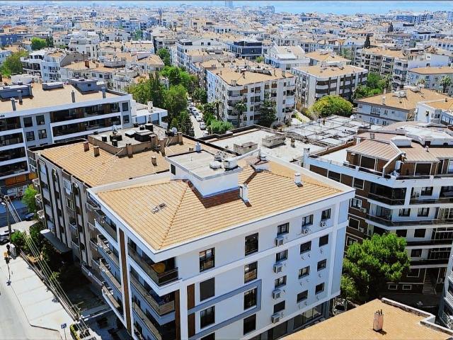 Bostanlı Caher Dudayev Blv Üzeri Yeni Binada Satılık 4+1
