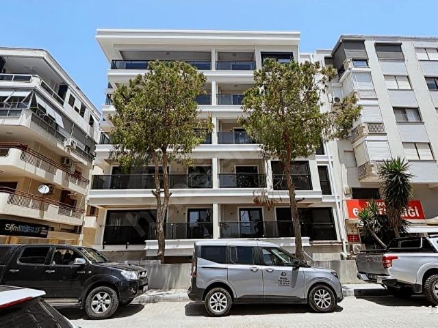 Bostanlı Sahile Paralel Sokakta Ferah Sıfır 2+1 Satılık Daire!