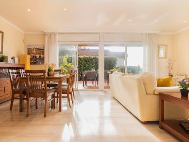 Boscos Tarragona, Chalet unifamiliar con piscina