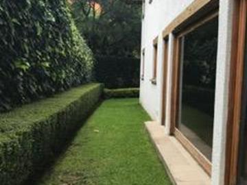 Bosques de las Lomas Casa sola en ahuehuetes Sur Vende