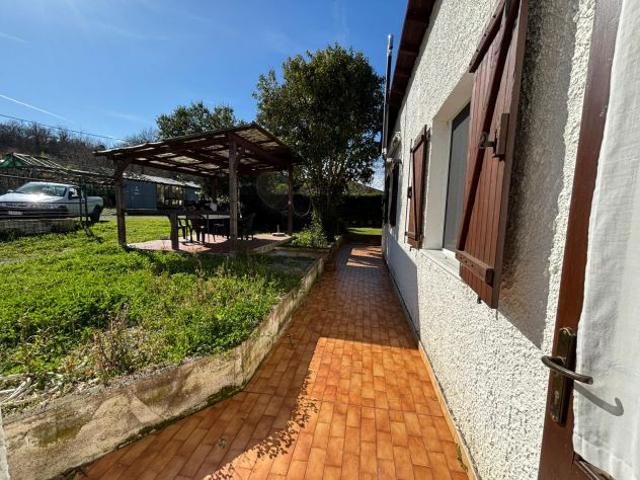 BOSSOLETO FRAZ VILLANOVA CASETTA INDIPENDENTE CON TERRENO 6000 MQ