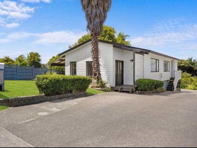botany downs, 3 bedrooms