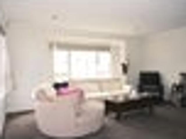Botany Downs, 3 bedrooms, $690 pw