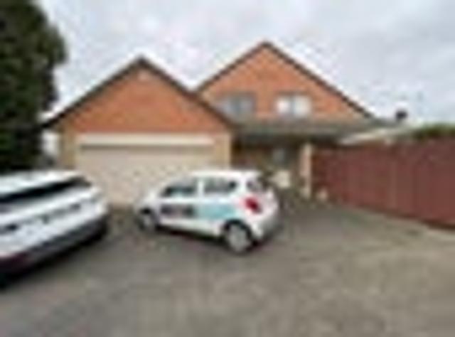 Botany Downs, 3 bedrooms, $690 pw