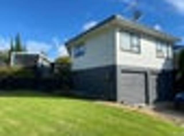 Botany Downs, 3 bedrooms, $700 pw