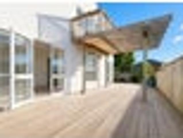 Botany Downs, 3 bedrooms, $725 pw