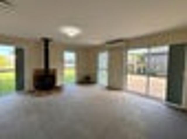 Botany Downs, 3 bedrooms, $770 pw