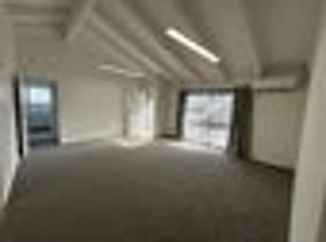 Botany Downs, 3 bedrooms, $800 pw