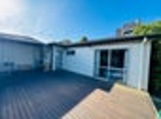 Botany Downs, 2 bedrooms, $580 pw