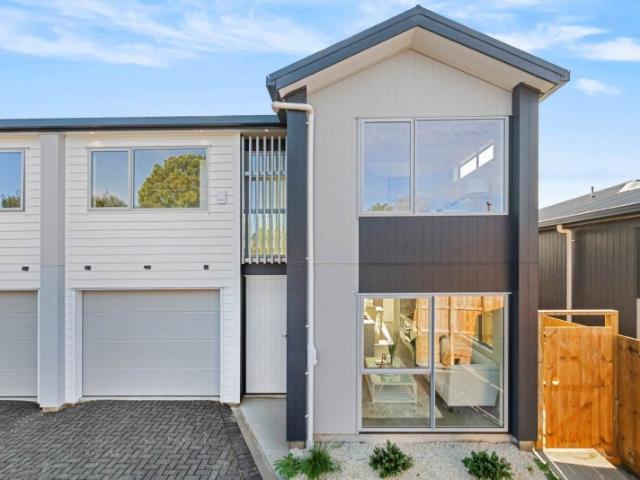 Botany Downs, 4 bedrooms