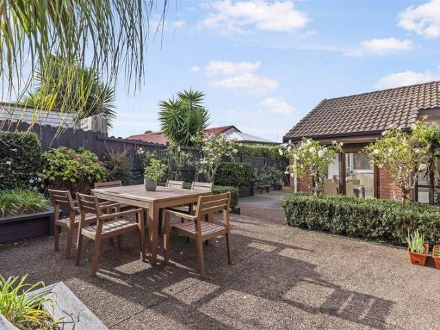 botany downs, 4 bedrooms