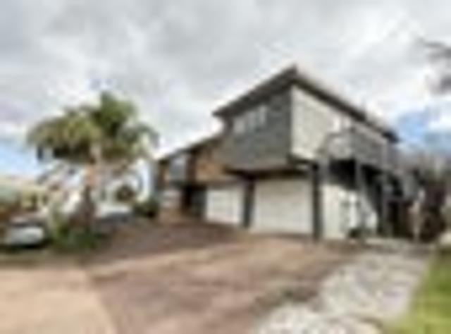 Botany Downs, 5 bedrooms, $910 pw