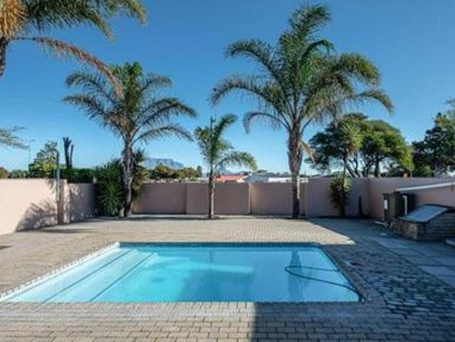 bothasig r980 000