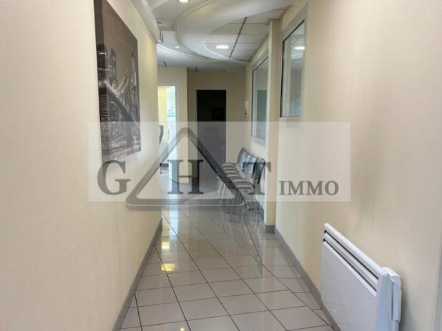 BOUTIQUE A L INVESTISSEMENT 242M² VIGNEUX SUR SEINE