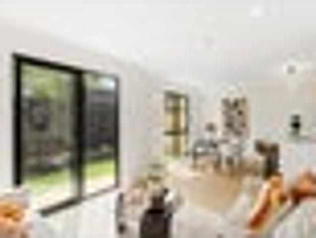 Boutique. Coastal. High spec. Garage!