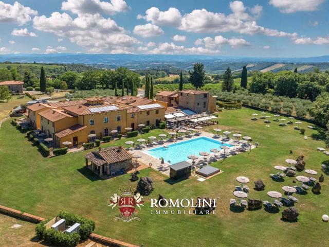 Boutique Hotel Con 55 Camere In Vendita A San Gimignano, Tos. 2643m² San Gimignano