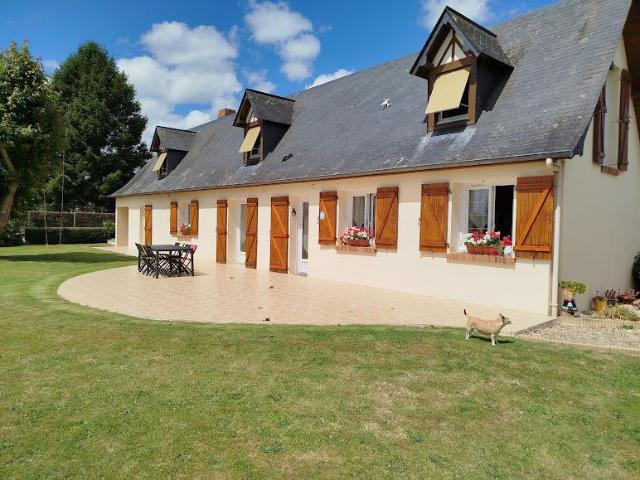 Bouville Belle propriété en parfait état avec dépendance sur. 102m² Bouville