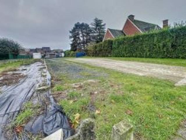 bouwgrond 599m² te koop in Ruisbroek
