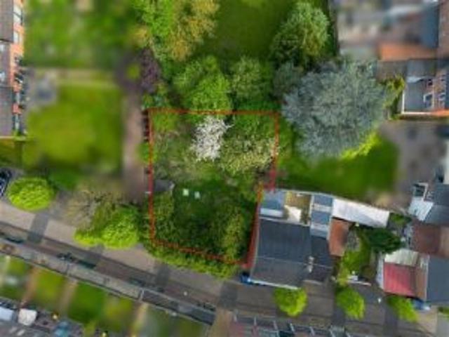 BOUWGROND GESCHIKT VOOR HALFOPEN BEBOUWING GELEGEN IN ATTENH