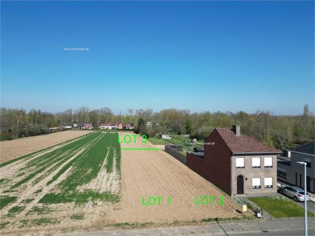 Bouwgrond voor halfopen bebouwing lot 1 486 m²