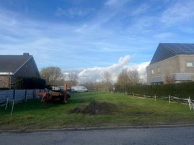 Bouwgrond voor OB van 735m², landelijk gelegen tussen Mol e