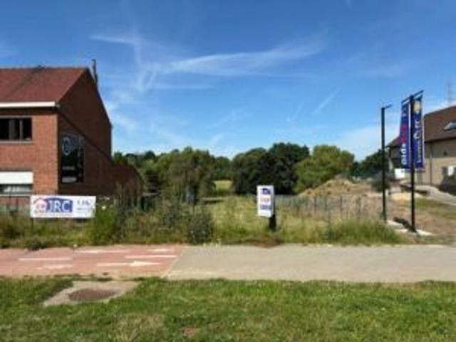 Bouwgrond van 50 are te Sint Truiden links van nr 229