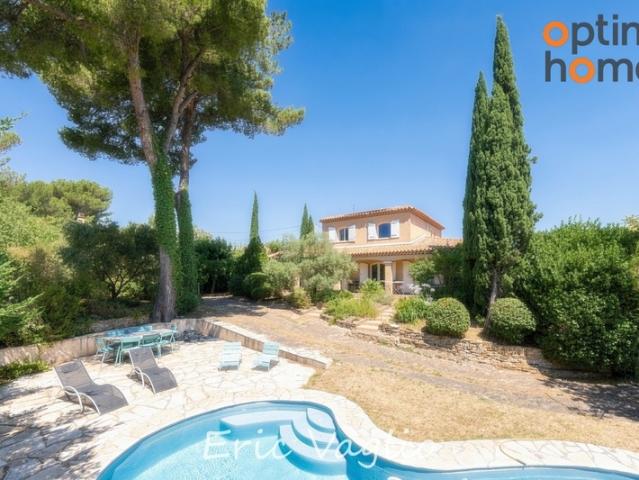 Bouc Bel Air Aix à 10 mn Vente Belle T5 de 169 M2, sur un terrain clos et arboré de 1257 M2 avec piscine, proche IBS, commerces et transports