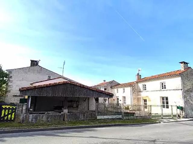 Bougneau 17800 Achat / Vente maison 7 pièces t7 terrasse parking