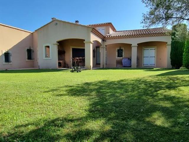 Bouillargues villa traditionnelle en exclusivité 3 chambres et bureau