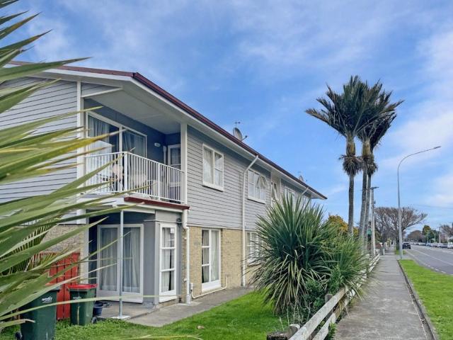 boulcott, 2 bedrooms