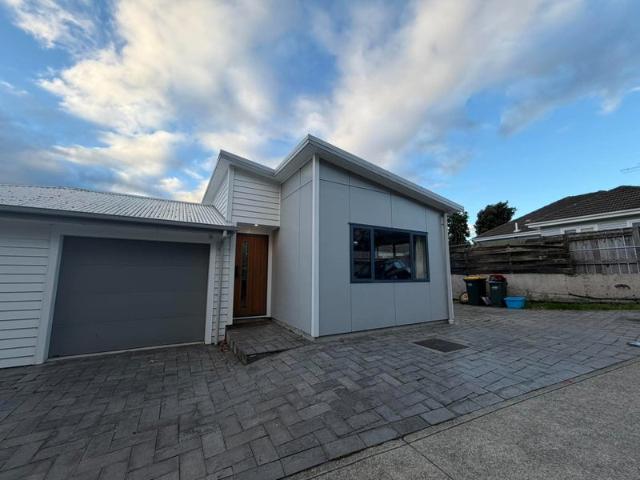 boulcott, 3 bedrooms