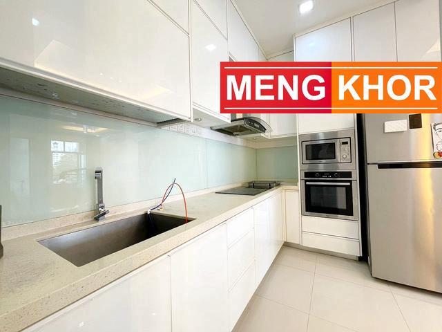 Boulevard 936sqf Tastefully Renovated 2 carparks RARE