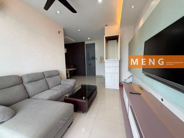 Boulevard Condo Move in condition with 2 carpark