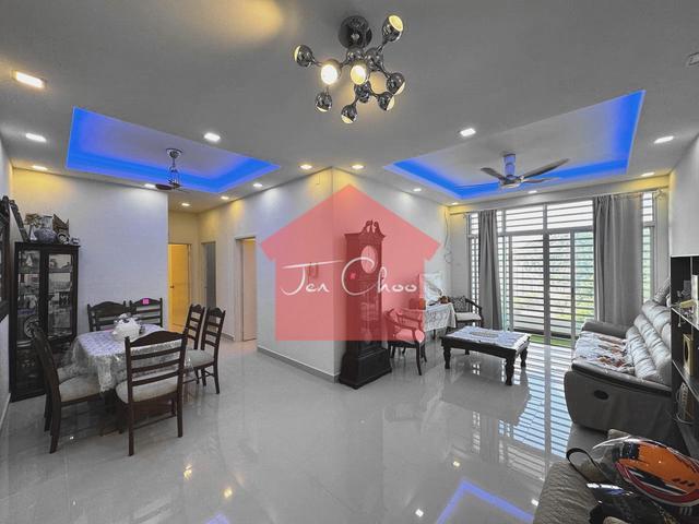Boulevard condominium 1087sf 2 carparks Full reno farlim all seaso