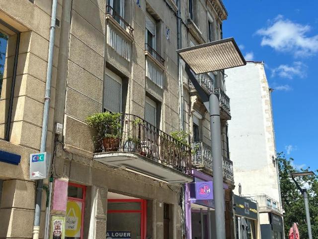 Boulevard d'Alsace, local à louer d'environ 128 m2.