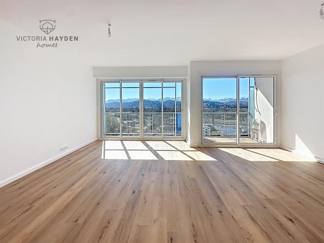 Boulevard Des Pyrenees Superbe T3 refait à neuf avec garag. 68m² Pau